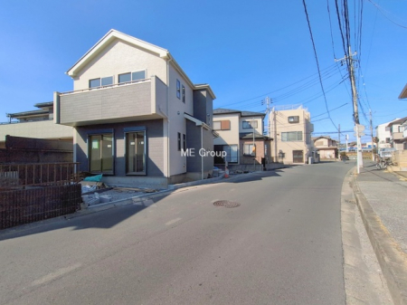 ���n�O�ώʐ^�@�`Exterior�`�@�O�ʓ��H�F�k�� 7.28m �����@��ˌ��Ă̑傫�ȃ����b�g�́A�����B�́u�y�n�v���u���R�Ɂv�g���鎖�ł��B�K�[�f�j���O��c�h�x�C�Ԃ�o�C�N�̎�ȂǗl�X�ȗp�r�ŗ��p�ł��܂��B