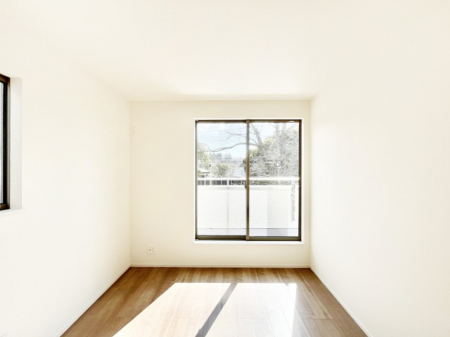 �Q���@������B�������`Bed Room�`�@�}���V�����ƈႢ�������������̂��ˌ��Ẵ����b�g�ł��B���Ƒ������������ƂŎ苷�Ɋ����Ă����Z�܂����ˌ��Ăł͊e�����v���C�o�V�[��ۂ��Ƃ��ł��܂��B