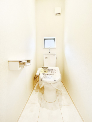 �g�C���@������B�������`Toilet�`�@�Y��E�X�b�L���E���K�ȃE�H�V�����b�g�t�g�C���ł��낰���Ԃł��B�̌������薾�邭�A���K��ԂƂȂ��Ă���܂��������g���ꏊ�����炱���̔z���ł��I