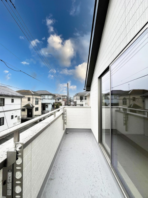 �o���R�j�[�@������A�������`Balcony�`  �o���R�j�[�͉������z���������݁A���z�c����󕨂��C�����悭�������Ƃ��ł��܂��B  �g���₷���J���I�ȃo���R�j�[�ł����z�����������Ղ�~�蒍���A�o���R�j�[�t���Z�܂��B  