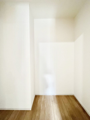 ���̑��@�����`Walk-in Closet�`�@�K�v�Ȃ��̂�R�[�f�B�l�[�g���ꗗ���Ċm�F�ł��A�g�x�x�⏀�����Z���ԂōςރE�H�[�N�C���N���[�[�b�g��ݒu���܂����B�Ƃ̒�����������Ƃ�����֗��Ȏ��[�X�y�[�X�ł��B