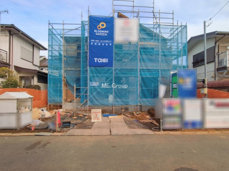 ���n�O�ώʐ^�@�`Exterior�`�@��s���œ���̃X���[���C�t���΂Ɉ͂܂ꂽ�y�n�͓s��̌�����Y���ꂻ���B�l�G��ʂ��Ď��R�ƐG�ꍇ����X�|�b�g�����ӂɂ͐��肾������I  