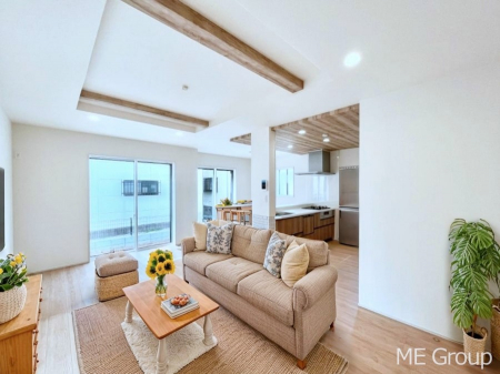 ���r���O�@�����`Living�`�@�O���̗��Ȃ��V���v���ł�������LDK�B�傫�ȑ�������������������ނ̂Ŏ��������邭�A�Ƒ��̌e���̏�Ƃ��ăs�b�^���ł��B�J�����Ɠ�������̗ǂ��𐥔񂲗����������I�@���Ƌ��CG�ł�