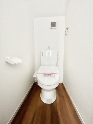 �g�C���@�����`Toilet�`�@�Y��E�X�b�L���E���K�ȃE�H�V�����b�g�t�g�C���ł��낰���Ԃł��B�g�C���͖����g�킴��𓾂Ȃ����́B����������ۂ������ł��ˁB�g�C����2��������̂Œ��̍��G���ɕ֗��ł��I