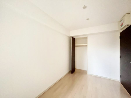 �Q���@�����`Bed Room�`�@�Z�����߂��䂭�����u������قǁA������肵�����Ԃ������Z���B�w���K�x�́u�Ɓv�Ɓu�X�v�Ɓu���v�����a�������ɖK��邾�Ɖ��߂Ċ��������Ă���܂��B