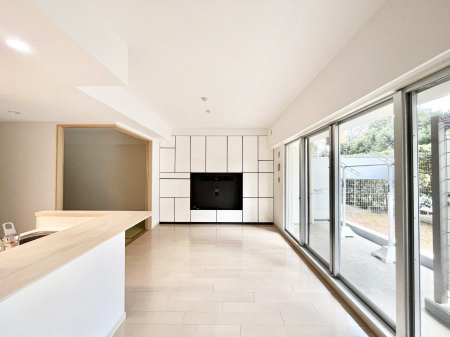 ���̑����ρ@�����`Living�`�@�����ɂ݂͂�Ȃ��W���A�H���Ɗy������b���n�܂�B�b�ɖ����ɂȂ肷���āA��������Y��锼�߂��ɂȂ��Ă��܂��B����ȑ��̊Ԃ̍K�������������Ă����ꏊ�ł��肽���B