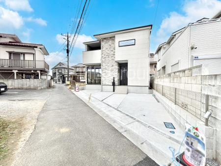 ���n�O�ώʐ^�@�O�ρ`Exterior�`�@�O�ʓ��H�F�쓌 4m �����@�O�ʓ��H�͊ՐÂȏZ��n���͂���Ԓʂ�̏��Ȃ����H�B���Ԃ̏o��������炭�炭�ł��I���s���_�E���n���w�̂���]�́A���C�y�ɂ��₢���킹���������I