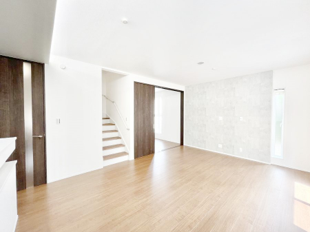 ���̑����ρ@�Ƒ��̏Ί炪���R�Ɛ��܂�Ă���A����ȕ��͋C�̃_�C�j���O�Ɏd�オ���Ă��܂��B