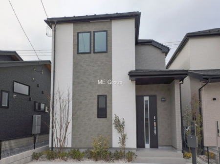 ���n�O�ώʐ^�@��B�������`Exterior�`�@�ՐÂȏZ��n�Ŏq��ĉƑ��Ƀs�b�^���B�����̂��U�������K�ȗ΂Ɍb�܂ꂽ�G���A�ŁA���R�ɕ�܂ꂽ���₩�ȕ�炵���������邽�߂́A��Ƃ肠��Z���������Ă��܂��B