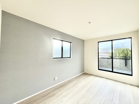 ���̑����ρ@������B�������`Bed Room�`�@2�ʍ̌����m�ۂ������邢�����́A���ʂ����ǂ��A��ϋ��S�n�̗ǂ���ԂƂȂ��Ă���܂��B�u�₩�ȕ��������ċN���钩�́A���K�����̎n�܂�ɁI