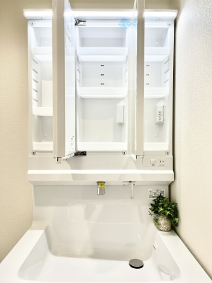 ���̑����ρ@�ݔ���A�������O�ʋ��̗��ɁA���ϕi��q���p�i�Ȃǂ����[�\�B���ʑ����������ƕۂ��܂��I