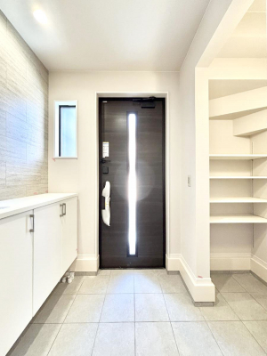 ���ց@�����`Entrance�`�@�Ƃ̒��ł��q�l���}����ŏ��̏ꏊ�ł��錺�ւ́A�Ƃ̈�ۂ��̂��̂ł��I�L�x�Ȍ��֎��[�ŁA����Y��ɕۂ��Ƃ��o���܂��􌺊ւɂ͂����Ղ���[�̉��ʔ��������I