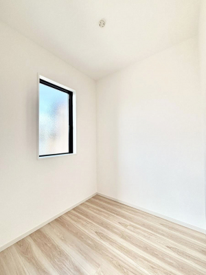 ���̑��@�����`Walk-in Closet�`�@�K�v�Ȃ��̂�R�[�f�B�l�[�g���ꗗ���Ċm�F�ł��A�g�x�x�⏀�����Z���ԂōςރE�H�[�N�C���N���[�[�b�g��ݒu���܂����B�Ƃ̒�����������Ƃ�����֗��Ȏ��[�X�y�[�X�ł��B