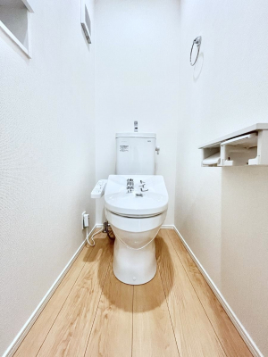 �g�C���@�g�C����1�K��2�K���ꂼ��ɔz�u����Ă��ĂƂĂ��֗��ł��B 