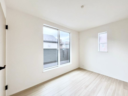 �q�������@�����`Bed Room�`�@2�ʍ̌����m�ۂ������邢�����́A���ʂ����ǂ��A��ϋ��S�n�̗ǂ���ԂƂȂ��Ă���܂��B�u�₩�ȕ��������ċN���钩�́A���K�����̎n�܂�ɁI���������ʕ����ƂĂ��ǂ��Z�܂���