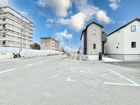 ���n�O�ώʐ^�@�O�ρ`Exterior�`   �O�ʓ��H�͊ՐÂȏZ��n���͂���Ԓʂ�̏��Ȃ����H�B���Ԃ̏o��������炭�炭�ł��I���s���_�E���n���w�̂���]�́A���C�y�ɂ��₢���킹���������I