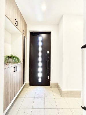 ���ց@�����`Entrance�`�@�Ƃ̒��ł��q�l���}����ŏ��̏ꏊ�ł��錺�ւ́A�Ƃ̈�ۂ��̂��̂ł��I�L�x�Ȍ��֎��[�ŁA����Y��ɕۂ��Ƃ��o���܂��􌺊ւɂ͂����Ղ���[�̉��ʔ��������I