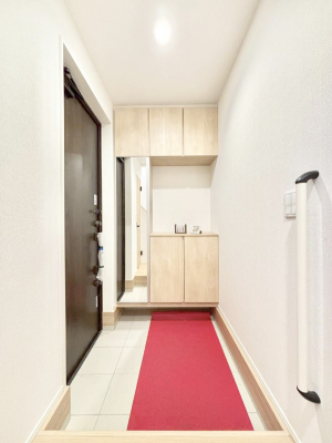 ���ց@�����`Entrance�`�@���ʔ��~���[�t�Ȃ̂ŁA���o�����O�̐g�����Ȃ݃`�F�b�N�Ɂ��􌺊ւ͂��q�l�����o�}�������ԍŏ��̏ꏊ�A�A���Ă��鎞�ɓ���ŏ��̏ꏊ�B����ȏꏊ�����炱���A���ǂ���ԂɁc��