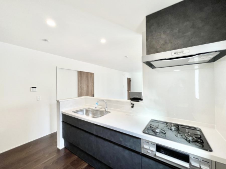 �L�b�`���@�������Q�������`Kitchen�`�@�u���������͉�����낤�v����ȃL�b�`���Ȃ�v�������藿�����ł����Ⴂ�܂��B�L�b�`������̓��r���O����]�ł��܂��B�Ƒ����Ȃ��邨�Ƃ������ɂ������܂��B