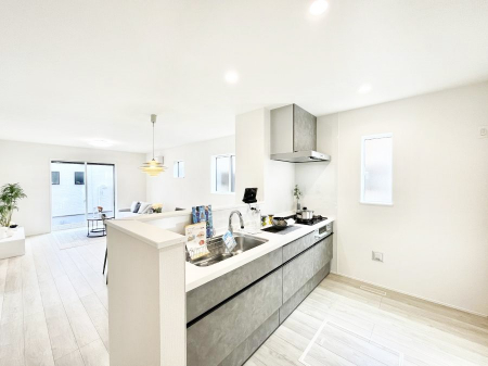 �L�b�`���@�������P�������`Kitchen�`�@���R�������鑋�̂���L�b�`���������g���ꏊ�����炱���A�g��������l�����܂����B�������Ƃ����L�b�`���R�[�i�[�͎����L���Ȏd�オ��ƂȂ��Ă���܂��B