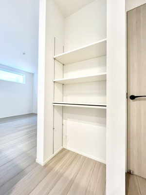 ���̑����ρ@���r���O���[�B�����Ɏ��[������ƕ����W�܂�LDK���X�b�L���Еt�������ł��ˁB  