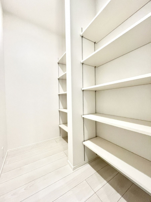 ���̑����ρ@�L�b�`���ɂ̓p���g���[�I�H�ނ̃X�g�b�N�͂������A���p�i�̎��[�Ȃǎg�����͂��낢��I