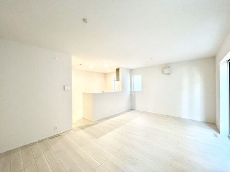 ���r���O�@�������������͋C�̂k�c�j�͉Ƒ��݂�Ȃ̉��K���