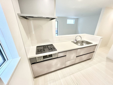 �L�b�`���@���������Ȃ���ł����Ƒ��Ƃ̉�b���y���߂�ΖʃL�b�`��