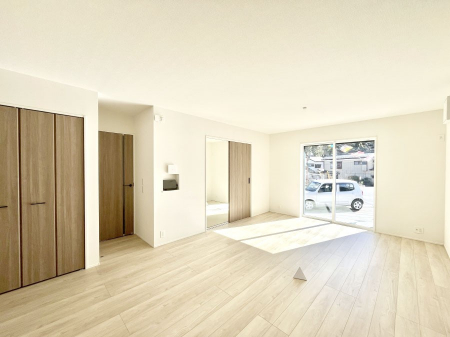 ���r���O�@�������������͋C�̂k�c�j�͉Ƒ��݂�Ȃ̉��K���  