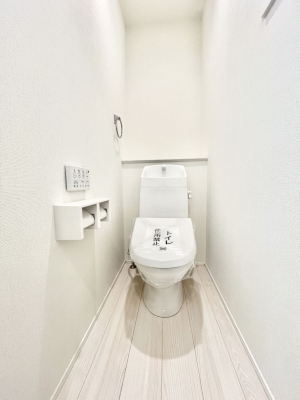 �g�C���@�g�C����1�K��2�K���ꂼ��ɔz�u����Ă��ĂƂĂ��֗��ł��B 