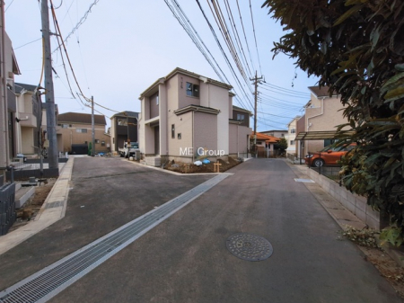 ���n�O�ώʐ^�@�`Exterior�`�@�O�ʓ��H�F�� 5m�A�k�� 4m �����@�Z��n�ɂȂ��Ă���̂Ŏԗʂ����Ȃ��A�Â��ȗ��n�ł��B�q��Ċ����ǍD�ł������ӊ������킹�Ă��ē������Ē����܂��B