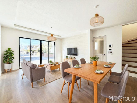 ���r���O�@���₩�ȗz���܂�ɕ�܂��A���S�n�̗ǂ����r���O�ŉƑ��c���I ���Ƌ��CG�ł�