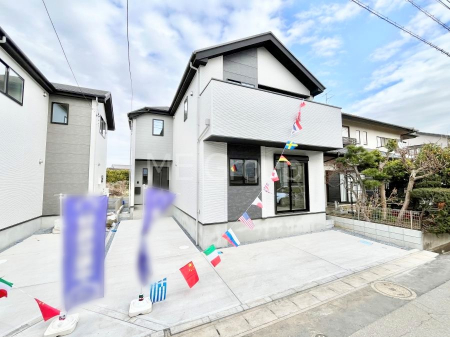 ���n�O�ώʐ^�@�O�ρ`Exterior�`  �ՐÂȏZ��n�Ŏq��ĉƑ��Ƀs�b�^���B  �����̂��U�������K�ȗ΂Ɍb�܂ꂽ�G���A�ŁA���R�ɕ�܂ꂽ���₩�ȕ�炵���������邽�߂́A��Ƃ肠��Z���������Ă��܂��B