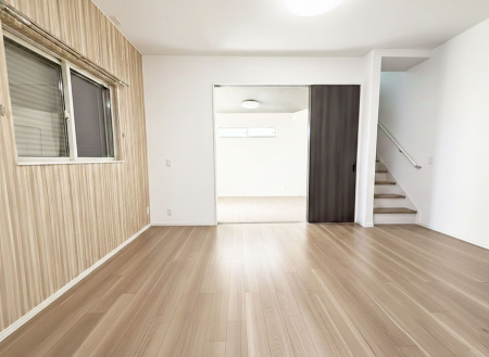 ���̑����ρ@�����`Living�`�@���r���O�ɊK�i�̂���Ԏ��ł���Ƒ��̃R�~���j�P�[�V�������X���[�Y�Ɏ��܂��ˁ��Ƃ肠���炵�ƐS�n�悢�Z�����a���ґ�Ȏ��Ԃ����Ƒ��݂�Ȃł��߂����������B��CG���H��