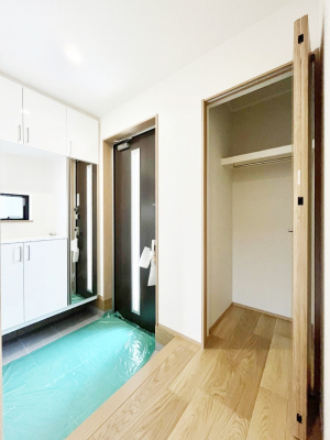 ���ց@������A�������`Entrance�`�@�Ƃ̒��ł��q�l���}����ŏ��̏ꏊ�ł��錺�ւ́A�Ƃ̈�ۂ��̂��̂ł��I�L�x�Ȍ��֎��[�ŁA����Y��ɕۂ��Ƃ��o���܂��􌺊ւɂ͂����Ղ���[�̉��ʔ��������I