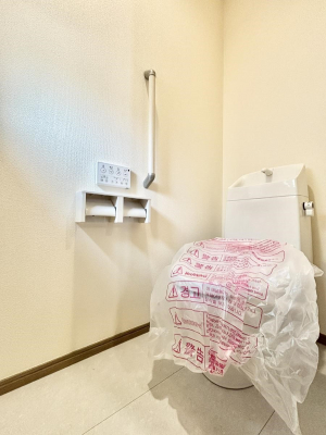 �g�C���@�����`Toilet�`�@�Y��E�X�b�L���E���K�ȃE�H�V�����b�g�t�g�C���ł��낰���Ԃł��B�g�C���͖����g�킴��𓾂Ȃ����́B����������ۂ������ł��ˁB�g�C����2��������̂Œ��̍��G���ɕ֗��ł��I