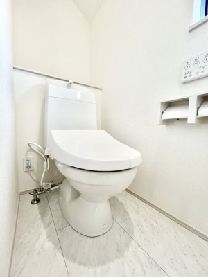 �g�C���@�����`Toilet�`�@�Y��E�X�b�L���E���K�ȃE�H�V�����b�g�t�g�C���ł��낰���Ԃł��B�g�C���͖����g�킴��𓾂Ȃ����́B����������ۂ������ł��ˁB�g�C����2��������̂Œ��̍��G���ɕ֗��ł��I