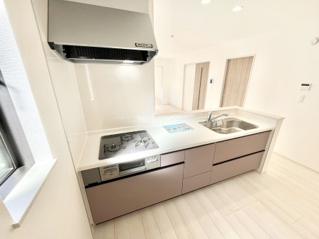 �L�b�`���@�����`Kitchen�`  ���r���O�����n����J�E���^�[�L�b�`���B  ���������Ȃ���Ƒ��ƃR�~���j�P�[�V�������Ƃ�邾���łȂ��A�傫�ȊJ���������邱�Ƃ��ł��܂��B  ���q�l�̐����������邱�Ƃ��ł��܂��ˁI