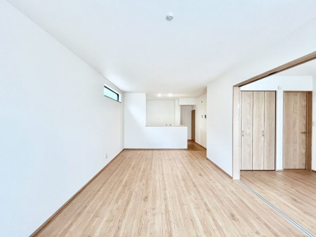 ���̑����ρ@������A�������`Living�`�@�����ɂ݂͂�Ȃ��W���A�H���Ɗy������b���n�܂�B�b�ɖ����ɂȂ肷���āA��������Y��锼�߂��ɂȂ��Ă��܂��B����ȑ��̊Ԃ̍K�������������Ă����ꏊ�ł��肽���B