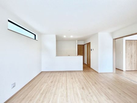 ���̑����ρ@������B�������`Living�`�@�����ɂ݂͂�Ȃ��W���A�H���Ɗy������b���n�܂�B�b�ɖ����ɂȂ肷���āA��������Y��锼�߂��ɂȂ��Ă��܂��B����ȑ��̊Ԃ̍K�������������Ă����ꏊ�ł��肽���B