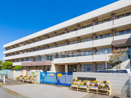 ���ӊ��@���w�Z 880m �D���s���O�R�����w�Z