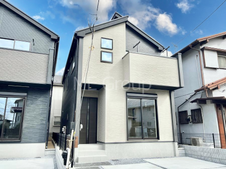 ���n�O�ώʐ^�@�O�ρ��Q�������`Exterior�`  �ՐÂȏZ��n�Ŏq��ĉƑ��Ƀs�b�^���B  �����̂��U�������K�ȗ΂Ɍb�܂ꂽ�G���A�ŁA���R�ɕ�܂ꂽ���₩�ȕ�炵���������邽�߂́A��Ƃ肠��Z���������Ă��܂��B