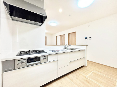 �L�b�`���@�����`Kitchen�`  ���r���O�����n����J�E���^�[�L�b�`���B  ���������Ȃ���Ƒ��ƃR�~���j�P�[�V�������Ƃ�邾���łȂ��A�傫�ȊJ���������邱�Ƃ��ł��܂��B  ���q�l�̐����������邱�Ƃ��ł��܂��ˁI