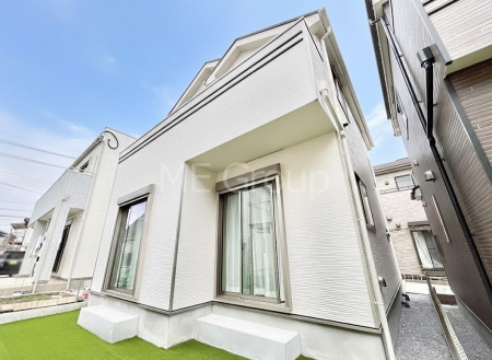 ���n�O�ώʐ^�@�O�ρ�A�������`Exterior�`�@���X�����Ȃ���A�咣���߂����ǂ����]�T������������V���[�v�ȃt�H�����ŘȂޓ@��́A���V�̋�ƏƂ炵���킹�鎖�ŁA�{������ׂ������`�̎p�������Ă���܂��B