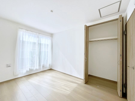 ���̑����ρ@������B�������`Bed Room�`�@�}���V�����ƈႢ�������������̂��ˌ��Ẵ����b�g�ł��B���Ƒ������������ƂŎ苷�Ɋ����Ă����Z�܂����ˌ��Ăł͊e�����v���C�o�V�[��ۂ��Ƃ��ł��܂��B