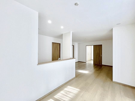 ���̑����ρ@������B�������`Living�`�@�����ɂ݂͂�Ȃ��W���A�H���Ɗy������b���n�܂�B�b�ɖ����ɂȂ肷���āA��������Y��锼�߂��ɂȂ��Ă��܂��B����ȑ��̊Ԃ̍K�������������Ă����ꏊ�ł��肽���B