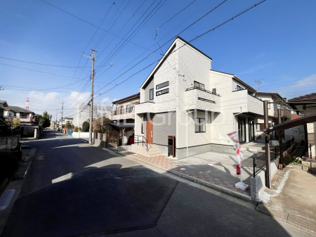 ���n�O�ώʐ^�@�O�ρ`Exterior�`�@�O�ʓ��H�F�쐼 6m �����@�O�ʓ��H�͊ՐÂȏZ��n���͂���Ԓʂ�̏��Ȃ����H�B���Ԃ̏o��������炭�炭�ł��I���s���_�E���n���w�̂���]�́A���C�y�ɂ��₢���킹���������I