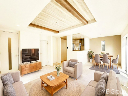 ���r���O�@�����`Living�`�@�Ƒ��̉�b��Ί炪�s���������r���O�ł��B�q���������Ă�p�����Ȃ���A�傫�ȃ\�t�@��_�C�j���O�e�[�u���ł������H���������肭�났�����􂻂�Ȗ������������Ԃł��I���Ƌ��CG�ł�