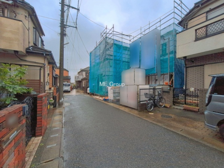 ���n�O�ώʐ^�@�`Exterior�`�@�O�ʓ��H�F�쐼 4m �����@�O�ʓ��H�͊ՐÂȏZ��n���͂���Ԓʂ�̏��Ȃ����H�B���Ԃ̏o��������炭�炭�ł��I���s���_�E���n���w�̂���]�́A���C�y�ɂ��₢���킹���������I