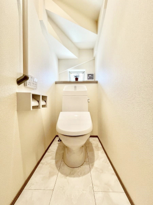 �g�C���@�����`Toilet�`�@�Y��E�X�b�L���E���K�ȃE�H�V�����b�g�t�g�C���ł��낰���Ԃł��B�g�C���͖����g�킴��𓾂Ȃ����́B����������ۂ������ł��ˁB�g�C����2��������̂Œ��̍��G���ɕ֗��ł��I